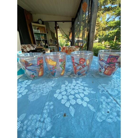 Home Concepts 4 pack of Insulated Tumblers 14 oz. Gardening Theme Pattern EUC - Picture 6 of 16